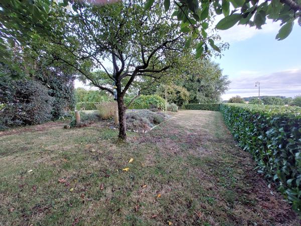 Celles-sur-Belle. Pavillon sur sous-sol. Celles-sur-Belle (79370)