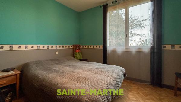 Celles-sur-Belle. Pavillon sur sous-sol. Celles-sur-Belle (79370)