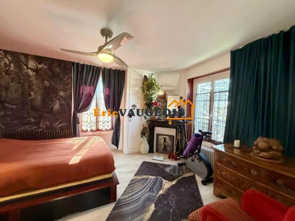Location                                                      Appartement
                        
                     4 pièces                      86 m2                     à Coulommiers