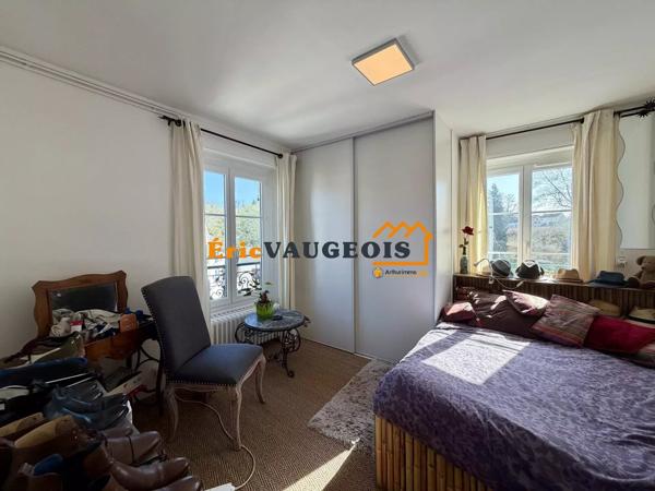 Location                                                      Appartement
                        
                     4 pièces                      86 m2                     à Coulommiers