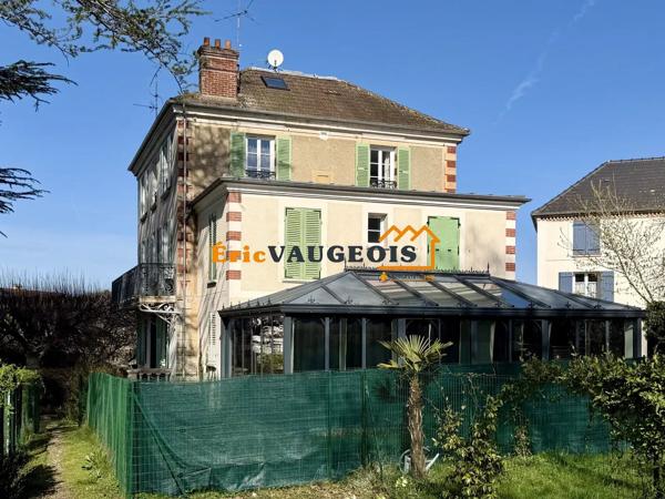 Location                                                      Appartement
                        
                     4 pièces                      86 m2                     à Coulommiers