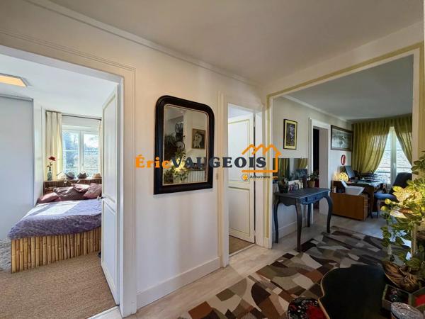 Location                                                      Appartement
                        
                     4 pièces                      86 m2                     à Coulommiers