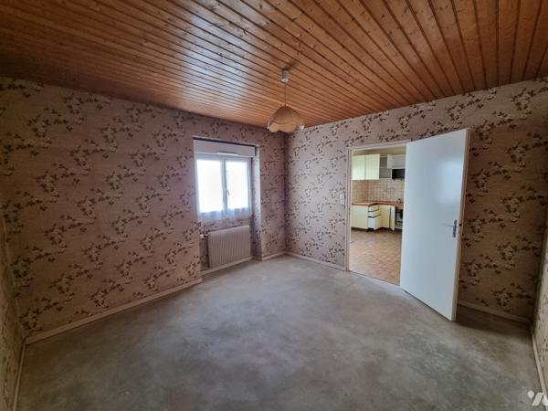 SAINT JULIEN DE CONCELLES, cœur de bourg  maison 3 chambres.