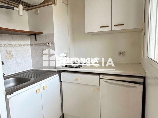 Location Studio 21.49 m² - 5 PLACE DU HOUBLON Melun 77000