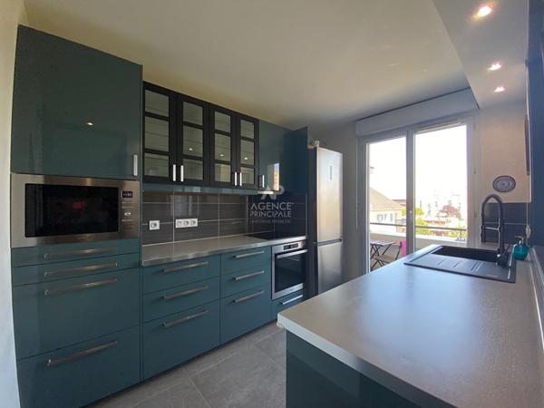 Appartement Pontoise 4 pièce(s) 80.74 m2 Loyer 1 550 €/mois charges comprises **  - Référence  MG11284