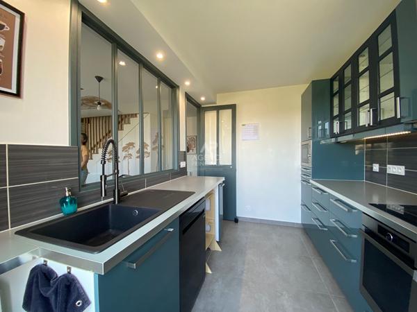 Appartement Pontoise 4 pièce(s) 80.74 m2 Loyer 1 550 €/mois charges comprises **  - Référence  MG11284