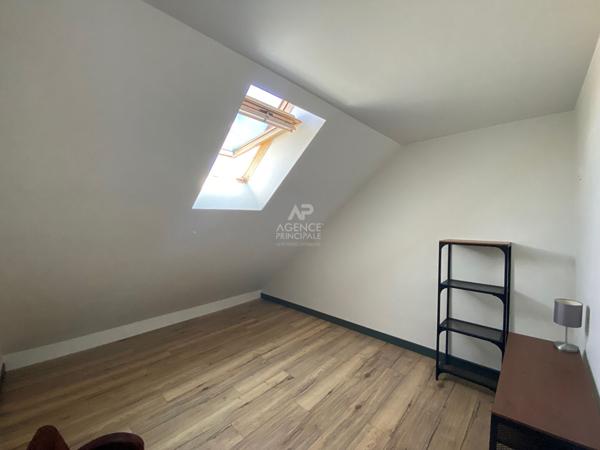 Appartement Pontoise 4 pièce(s) 80.74 m2 Loyer 1 550 €/mois charges comprises **  - Référence  MG11284