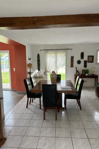 Maison
                                                                                                                                                                                                                                                                                                                        6 pièce(s)                                                                                                                                                                                                          3 chambre(s)                                                                                                                                                                                                          114  m²