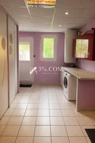 Maison
                                                                                                                                                                                                                                                                                                                        6 pièce(s)                                                                                                                                                                                                          3 chambre(s)                                                                                                                                                                                                          114  m²