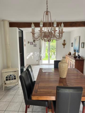 Maison
                                                                                                                                                                                                                                                                                                                        6 pièce(s)                                                                                                                                                                                                          3 chambre(s)                                                                                                                                                                                                          114  m²