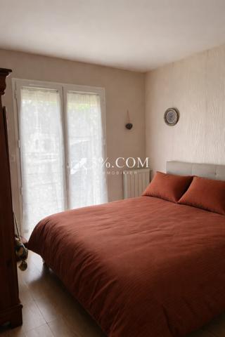 Maison
                                                                                                                                                                                                                                                                                                                        6 pièce(s)                                                                                                                                                                                                          3 chambre(s)                                                                                                                                                                                                          114  m²