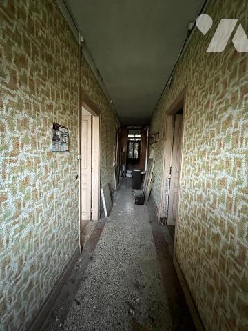 Ancien corps de ferme et terrains