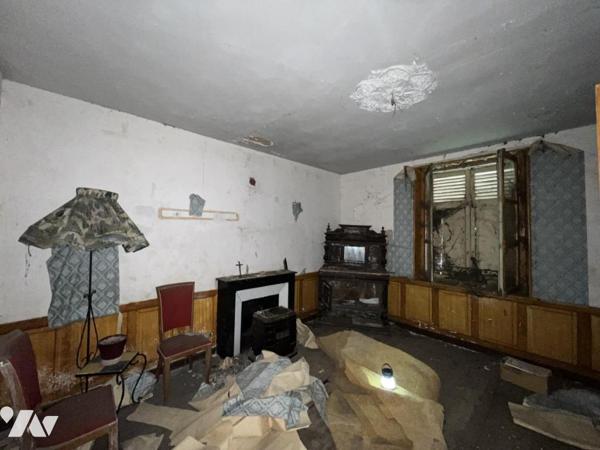 Ancien corps de ferme et terrains