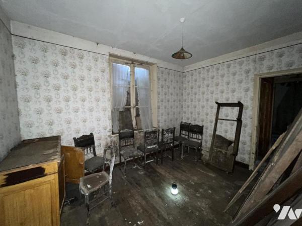 Ancien corps de ferme et terrains