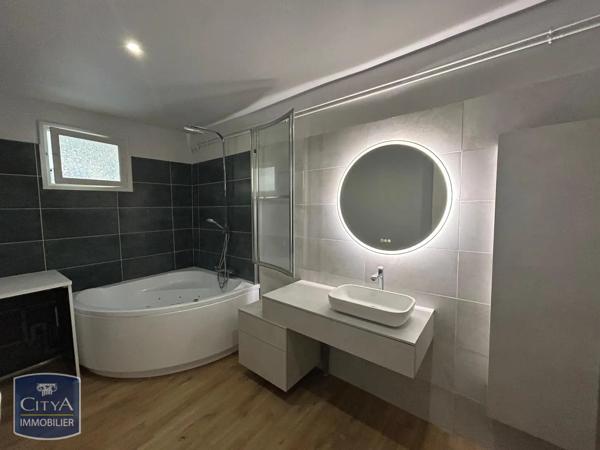 Appartement à louer 3 pièces 96.65m² Clermont-Ferrand (63000)