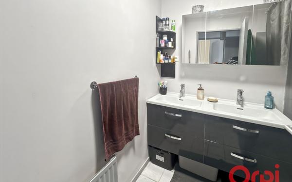 Appartement à vendre    3 pièces • 75,20 m2 Saint-Denis