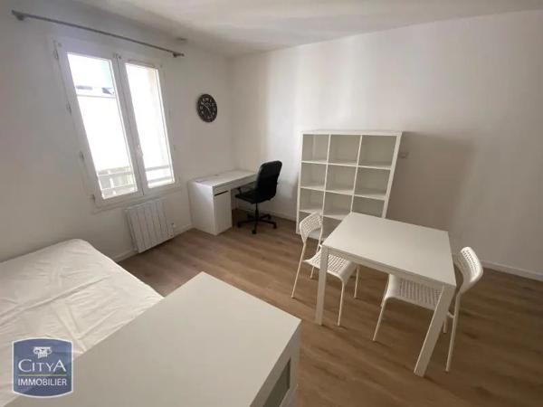Appartement à louer 1 pièce 18.32m² Nîmes (30900)