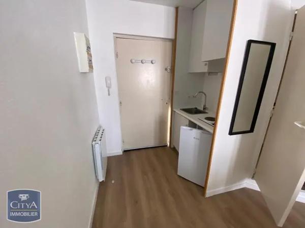 Appartement à louer 1 pièce 18.32m² Nîmes (30900)