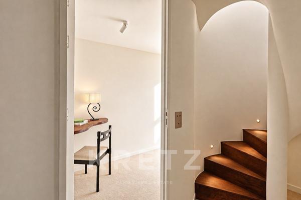 Paris VIIe — Rue de Beaune — Un duplex de caractère signé Sara Skalli