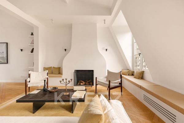 Paris VIIe — Rue de Beaune — Un duplex de caractère signé Sara Skalli
