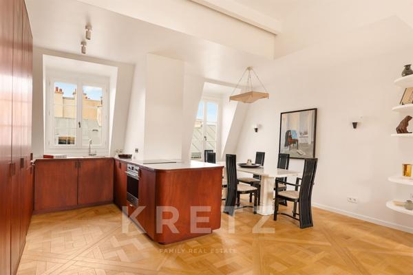 Paris VIIe — Rue de Beaune — Un duplex de caractère signé Sara Skalli