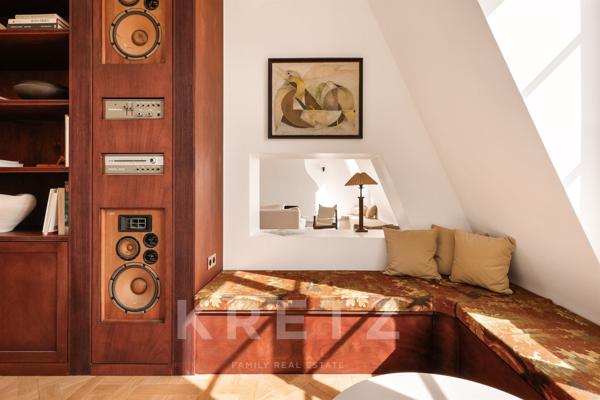 Paris VIIe — Rue de Beaune — Un duplex de caractère signé Sara Skalli