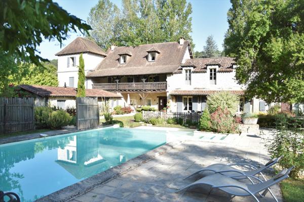 Vente Maison de luxe Périgueux 19 Pièces 677 m²
