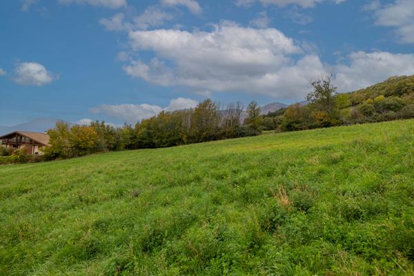 Terrain 596 m2