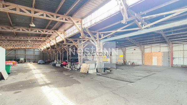 A vendre Entrepôt de 3300m2 sur une terrain 9562 m2 sur la commune de FRETHUN