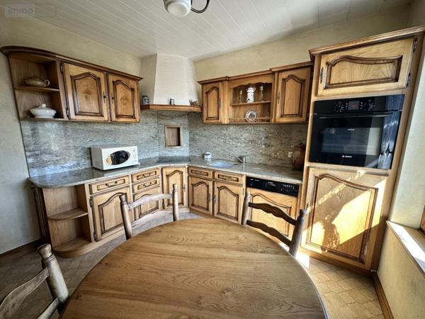 Maison à vendre à Saint-Flour dans le Cantal (15100), ref : 15046-74