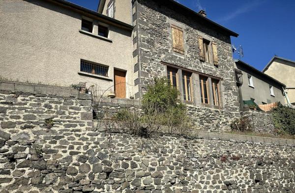Maison à vendre à Saint-Flour dans le Cantal (15100), ref : 15046-74