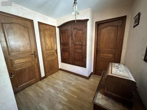 Maison à vendre à Saint-Flour dans le Cantal (15100), ref : 15046-74