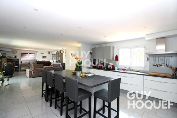 Villa gros volumes, piscine, garage double, idéal ARTISAN ou grande famille