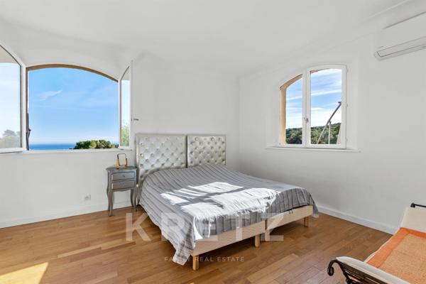 VILLA VUE MER SUR LE CAP D'ANTIBES