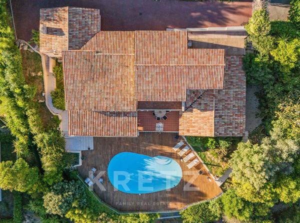 VILLA VUE MER SUR LE CAP D'ANTIBES