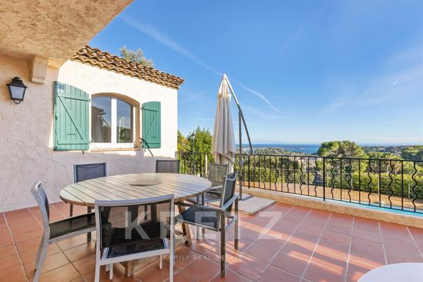 VILLA VUE MER SUR LE CAP D'ANTIBES