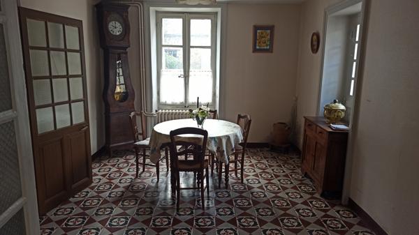 Maison de maître, centre de Brulon