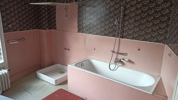 Maison de maître, centre de Brulon