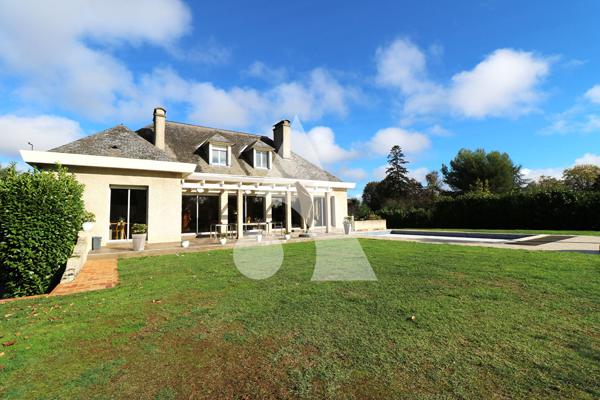 Maison 12 pièces 232.74 m2