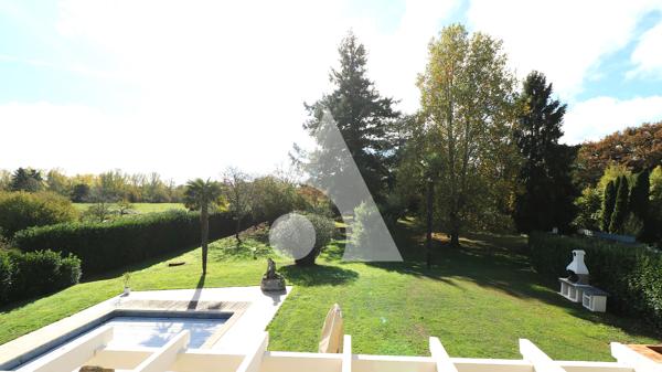 Maison 12 pièces 232.74 m2