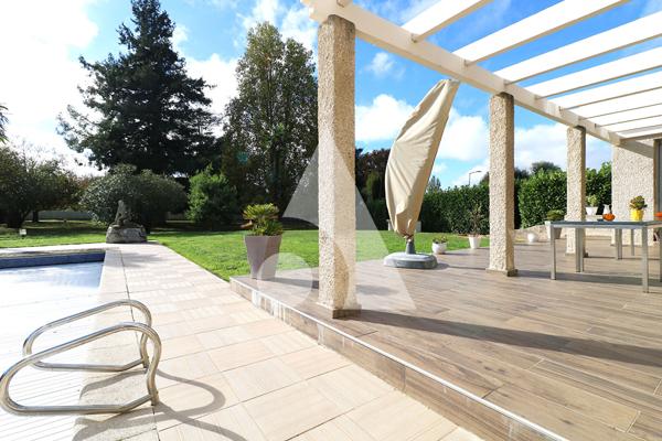 Maison 12 pièces 232.74 m2