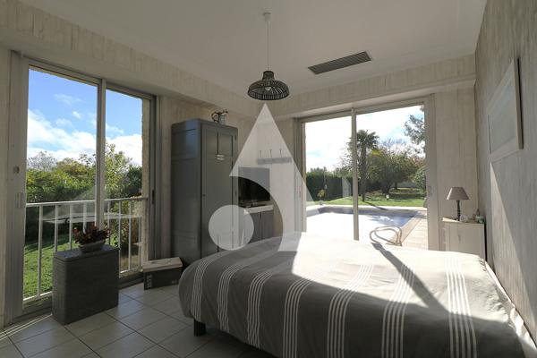 Maison 12 pièces 232.74 m2