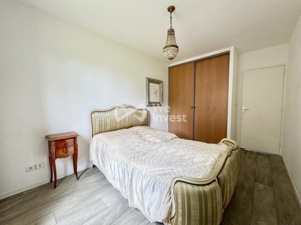 Maison de plain-pied de 2006, 95 m² habitables, 3 chambres, garage, parcelle de 906 m²