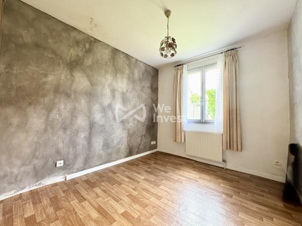 Maison de plain-pied de 2006, 95 m² habitables, 3 chambres, garage, parcelle de 906 m²