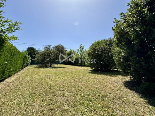 Maison de plain-pied de 2006, 95 m² habitables, 3 chambres, garage, parcelle de 906 m²
