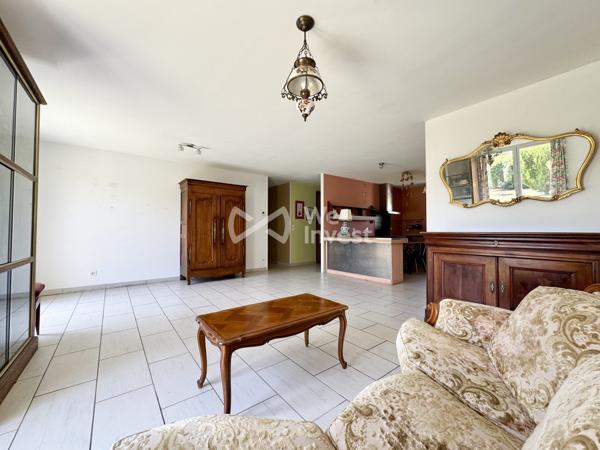 Maison de plain-pied de 2006, 95 m² habitables, 3 chambres, garage, parcelle de 906 m²