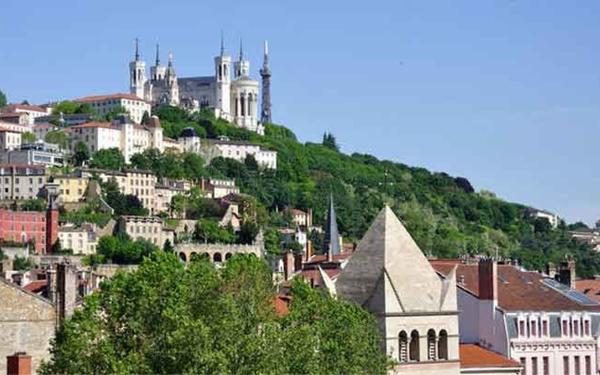 Appartement à vendre    2 pièces • 52,76 m2 Lyon 2