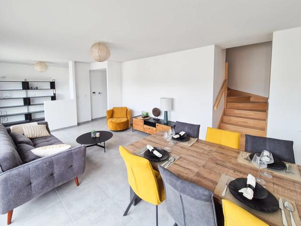 Appartement T3 en duplex avec grande terrasse, centre de Belley