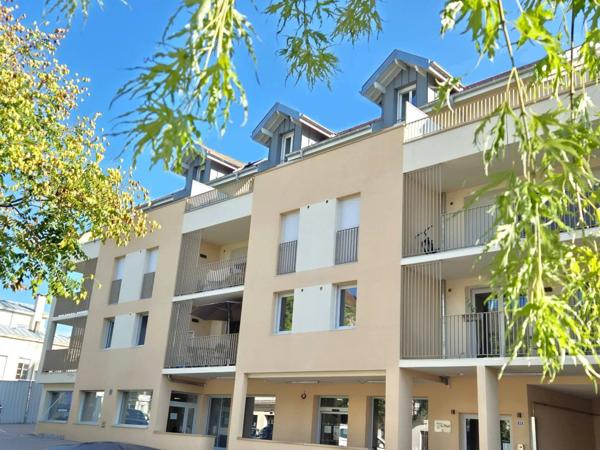 Appartement T3 en duplex avec grande terrasse, centre de Belley