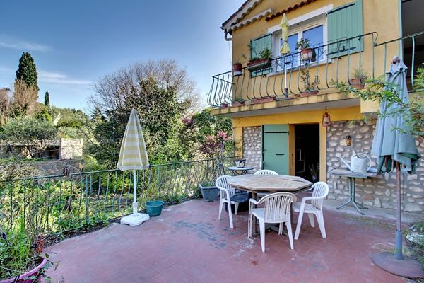 MAISON A VENDRE DRAGUIGNAN - MAISON DE TYPE T4/5 de 93m² sur 950m² de terrain avec GARAGE 41m²